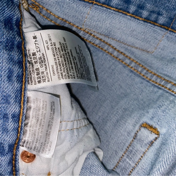 Levi’s 501 Jeans - Picture 6 of 7